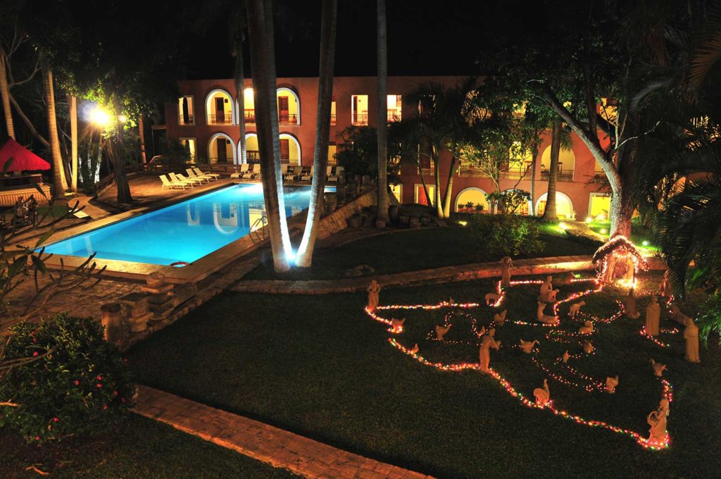 Uxmal Hacienda Christmas lights